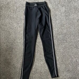 ALO Airlift High-Waist Suit Up Legging - Black/White Size XS